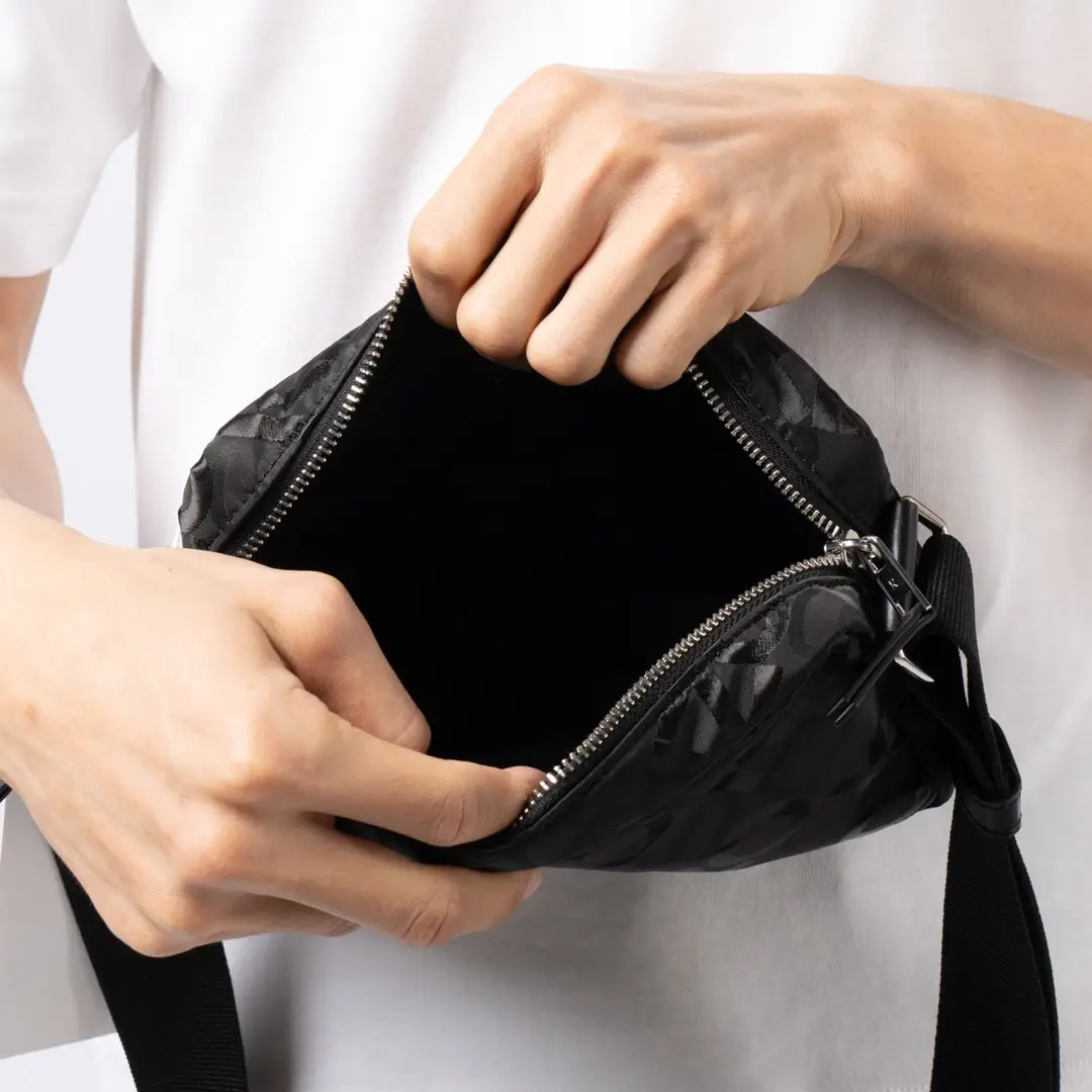 Knzo Men SS24 Kenzogram All Over Waistbag (3)